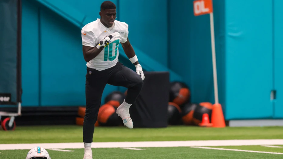 Tyreek Hill’s surprising stance on Dolphins’ Jalen Ramsey trade rumors