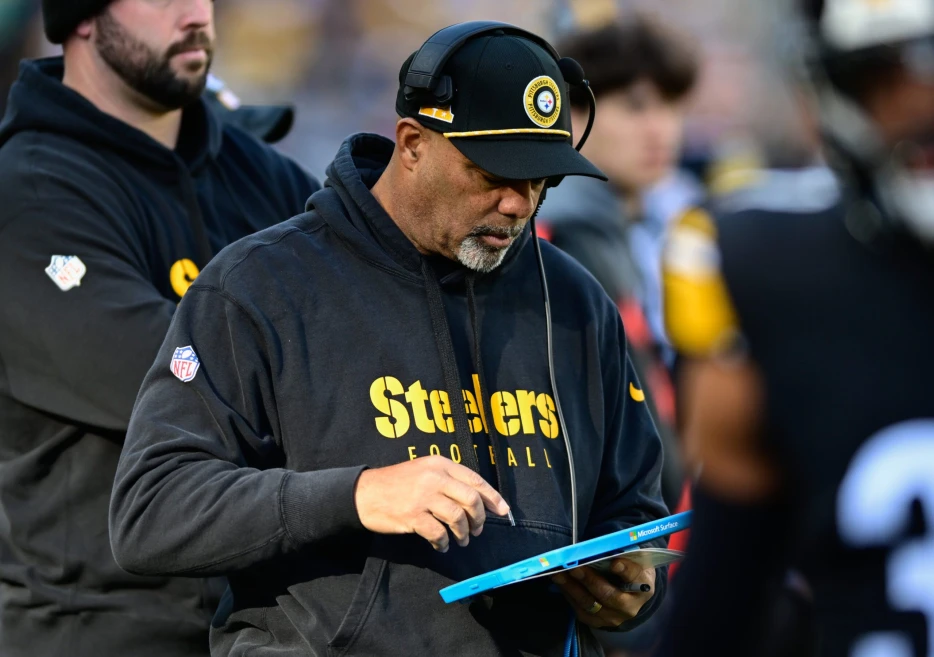 Daily News &amp; Links: Eye-Opening Steelers Stat; What Makes Justin Fields Confident?