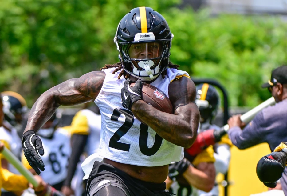 Mike Tomlin Reveals Two Qualities That Make Steelers Rookie RB Kaleb Johnson ‘Unique’