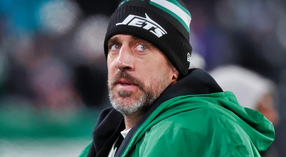 NFL Fans Noticed Something Concerning About Photos Of Aaron Rodgers Before &amp; After His Time With The New York Jets