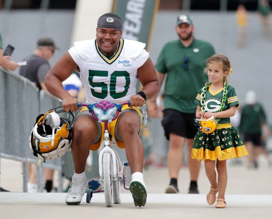 Packers Working On Extensions For RT Zach Tom &amp; LB Quay Walker