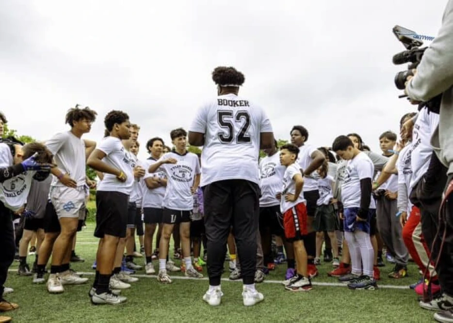 Tyler Booker will be a fan favorite in Dallas