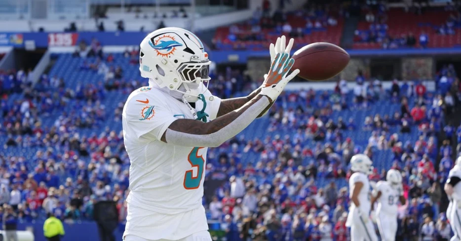 Tyreek Hill vows to convince Jalen Ramsey to stay with Miami Dolphins