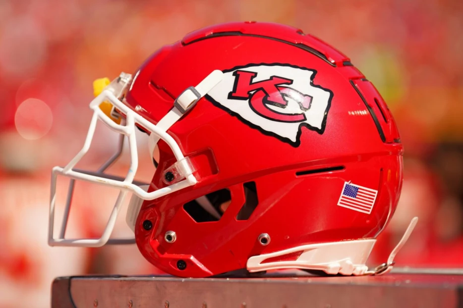 Chiefs Sign TE Geor’Quarius Spivey