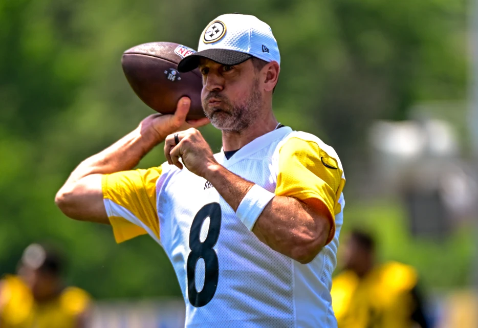 Locked On: How Much Better Can Aaron Rodgers Make Steelers?
