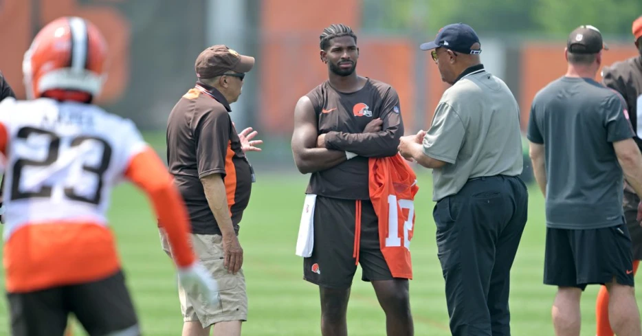 Daily Dawg Chow 6/25: Browns news, AI talk, QB predictions, RB situation and of course more on Shedeur Sanders