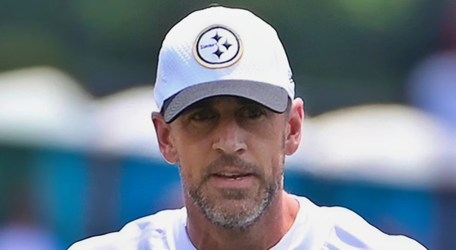 Pissed Off Aaron Rodgers Slams “Fake Marriage” Rumors Amid Wild Conspiracy Theories About His Mystery Wife