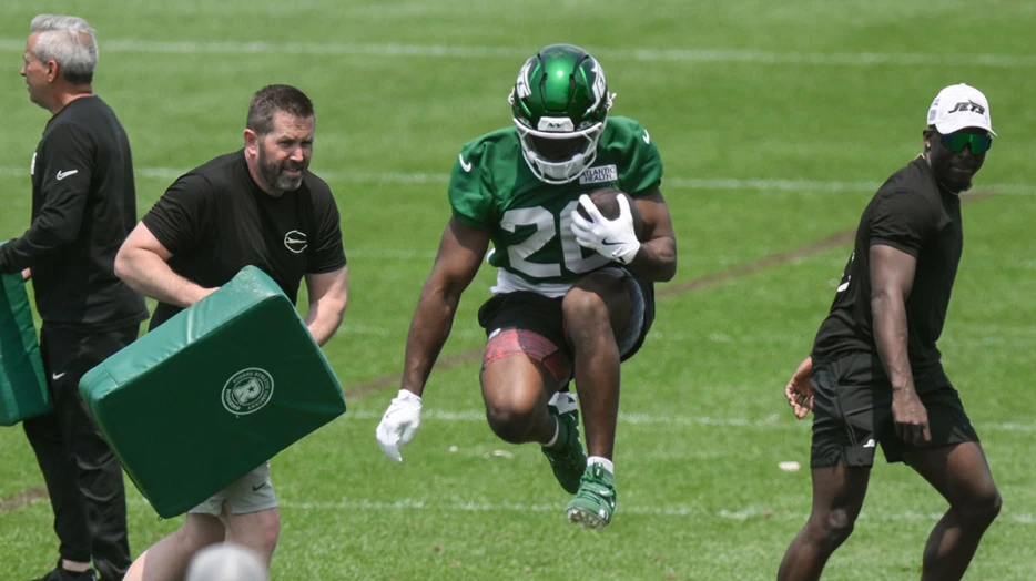 Breece Hall gets real on transition from old coaching staff to Aaron Glenn