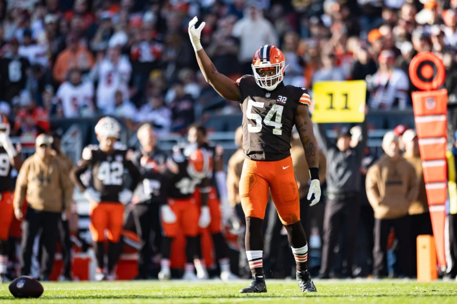 Browns Make Two Roster Moves, Release DE Ogbo Okoronkwo