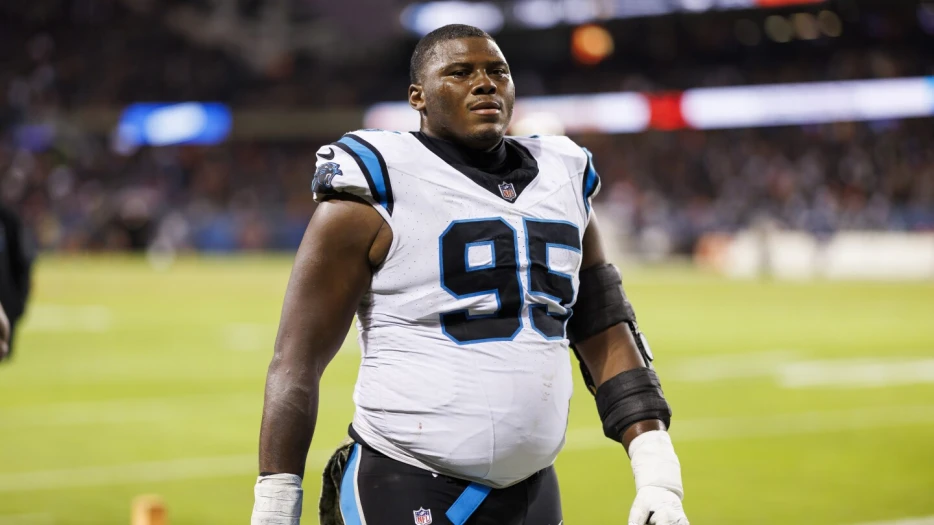 Derrick Brown taking part in Panthers OTAs