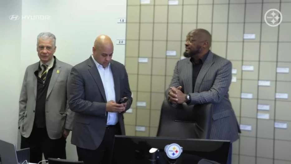 Former NFL LB Thinks Steelers’ ‘Stability’ Is At Stake This Season