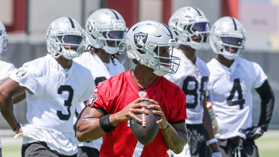 Chip Kelly has hit it off with Geno Smith, calling the quarterback &quot;special&quot;