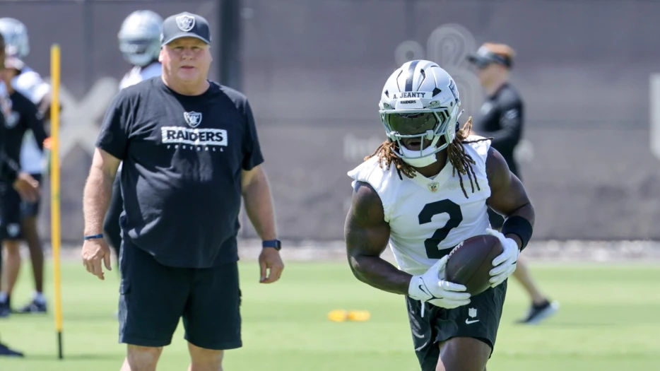 Chip Kelly on Ashton Jeanty's stance: In any sport, you've got to bend your knees
