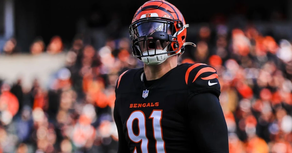 Hendrickson ranked among top-10 edge rushers by PFF