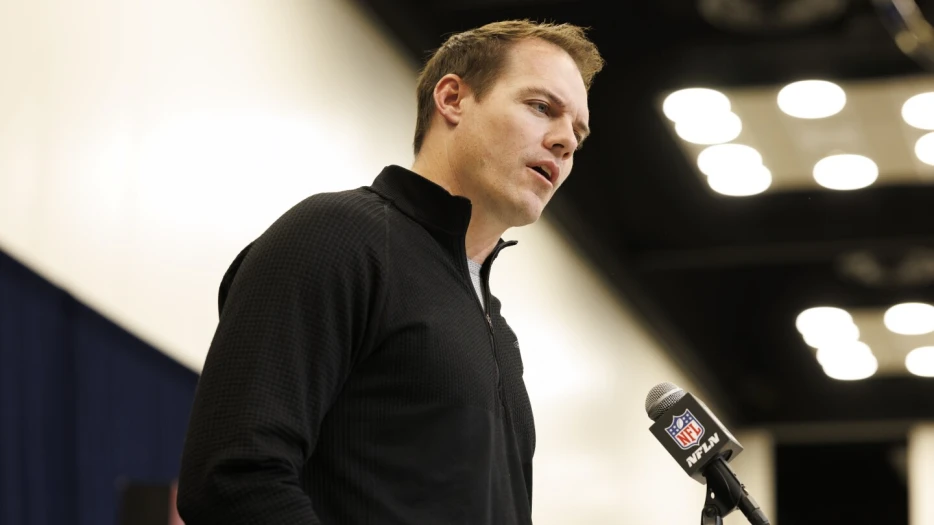 Kevin O'Connell wins the PFWA's Horrigan Award for his professionalism with the media