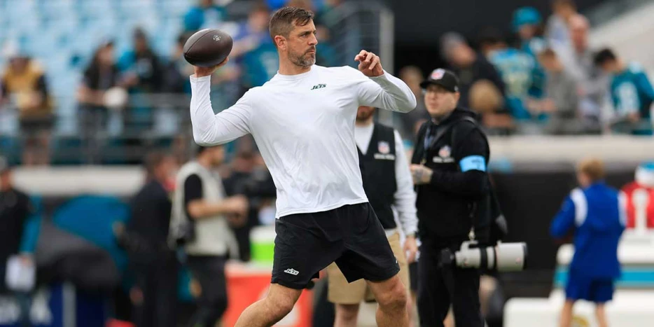 Steelers coach speaks up on Aaron Rodgers’ blunt approach on WRs