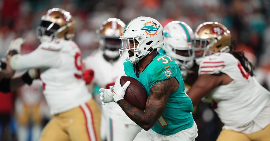 Former 49ers running back rips into old team in social media post