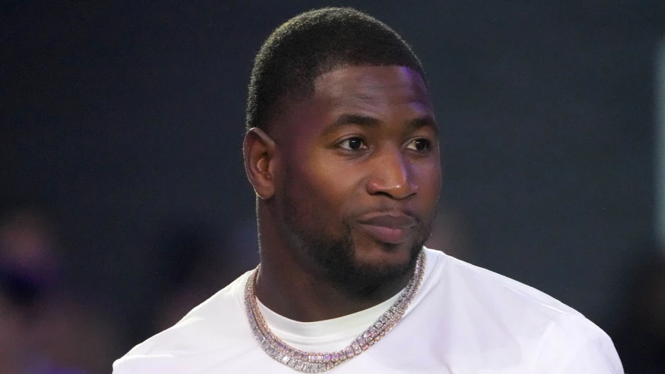 Former Patriots Tight End Part Of Steelers-Dolphins Blockbuster Trade