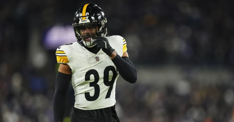 Steelers trade Minkah Fitzpatrick to Dolphins, land TE Jonnu Smith