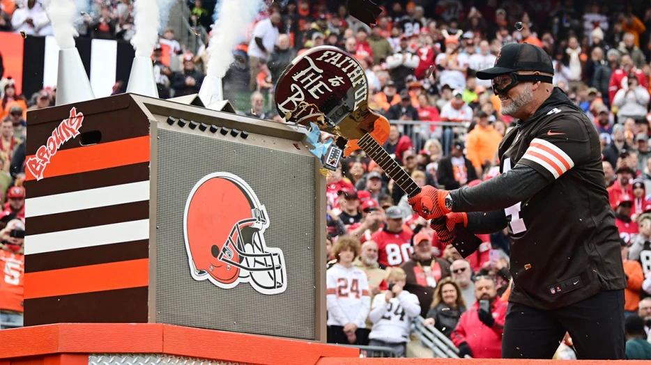 Browns get $600 million for new stadium outside Cleveland