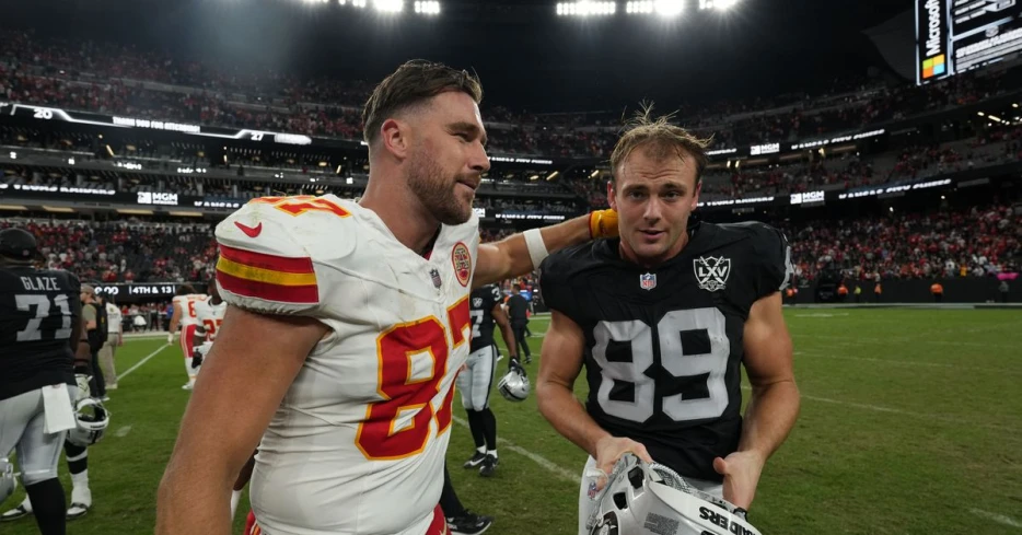 Has Bowers surpassed Kelce as top tight end in AFC West?