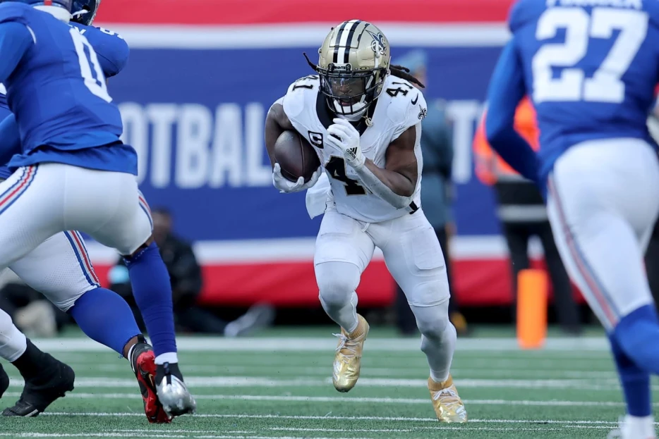 NFC Notes: Alvin Kamara, Tyler Allgeier, Buccaneers, Falcons, Saints