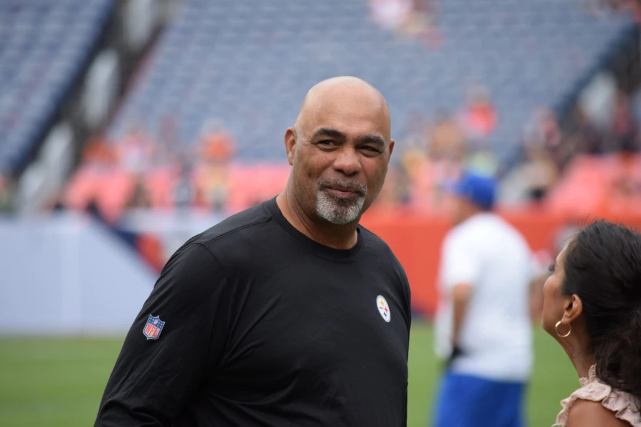 Steelers DC Teryl Austin Earns National Recognition for Defensive Success