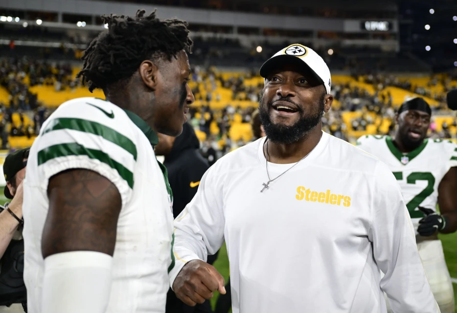 Jets All-Pro CB Explains Challenges of Facing Aaron Rodgers: ‘I’m About to Go Against a Wizard in Week 1’