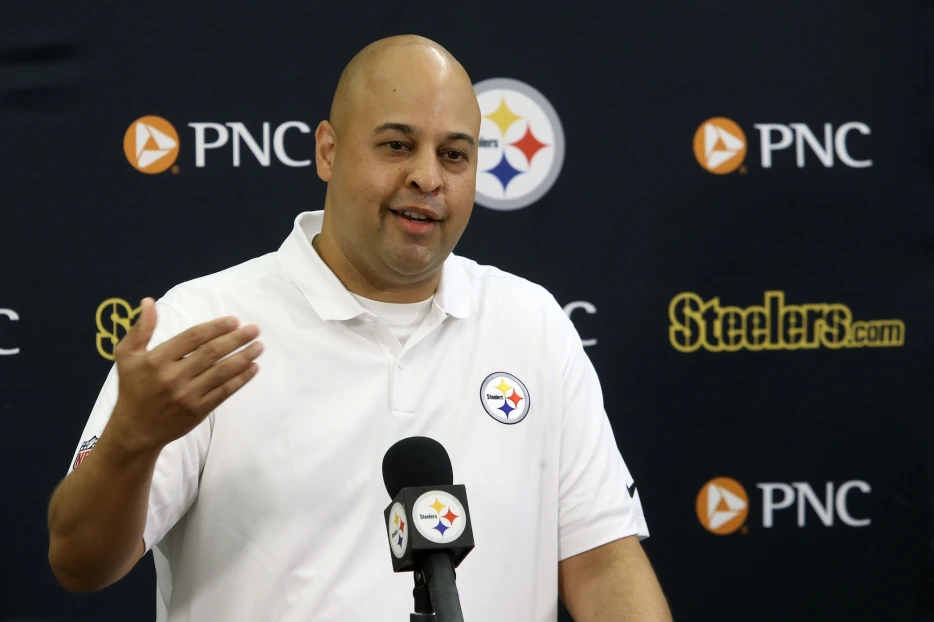 Steelers Sign GM Omar Khan To Contract Extension
