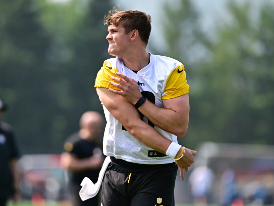 Former NFL GM Predicts When Steelers Rookie QB Will Howard Will Start
