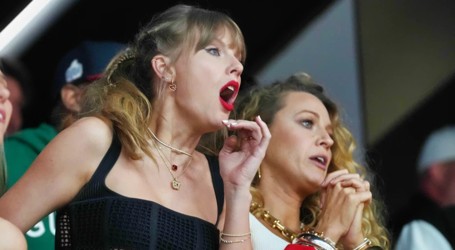 Ex-NFL Star Spills Juicy Truth Behind Viral Taylor Swift Pic