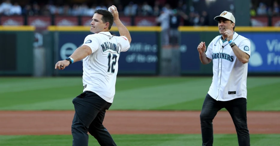 Seahawks reporter Gregg Bell explains how Mike Macdonald has already changed in Year 2