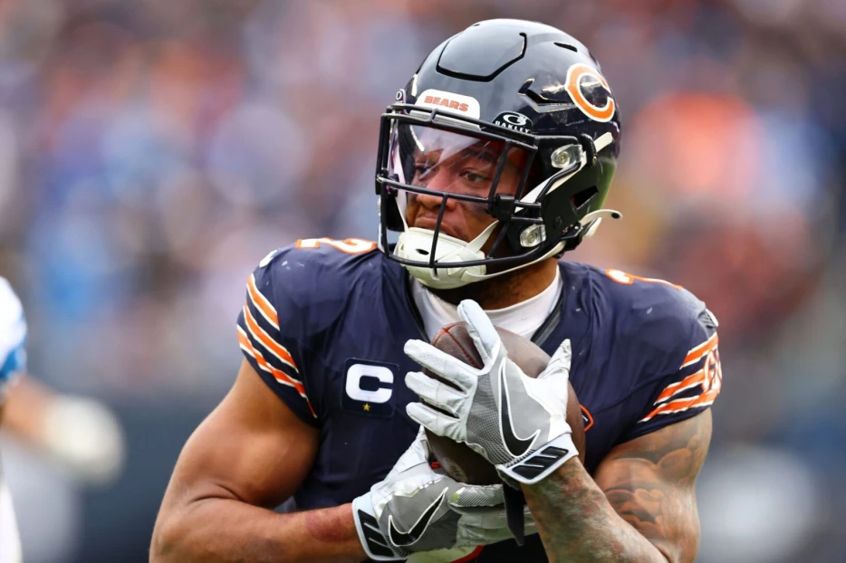 NFC Notes: D.J. Moore, J.J. McCarthy, Bears, Packers, Vikings