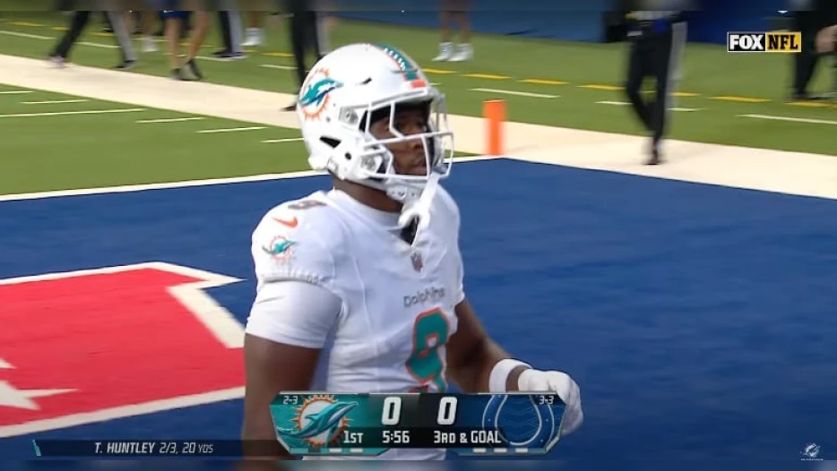 Former NFL Head Coach Thinks Jonnu Smith Will Be ‘Best Part’ Of Steelers-Dolphins Trade