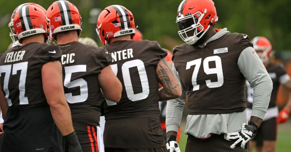 How the Browns’ offensive line stacks up in PFF’s 2025 OL rankings