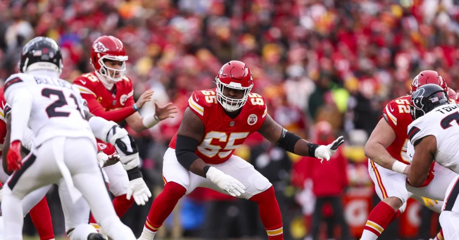 Monday Musings: Will the Chiefs sign Trey Smith to an extension?