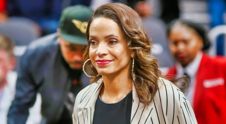 Veteran ESPN Host Elle Duncan Issues Urgent Plea For Help