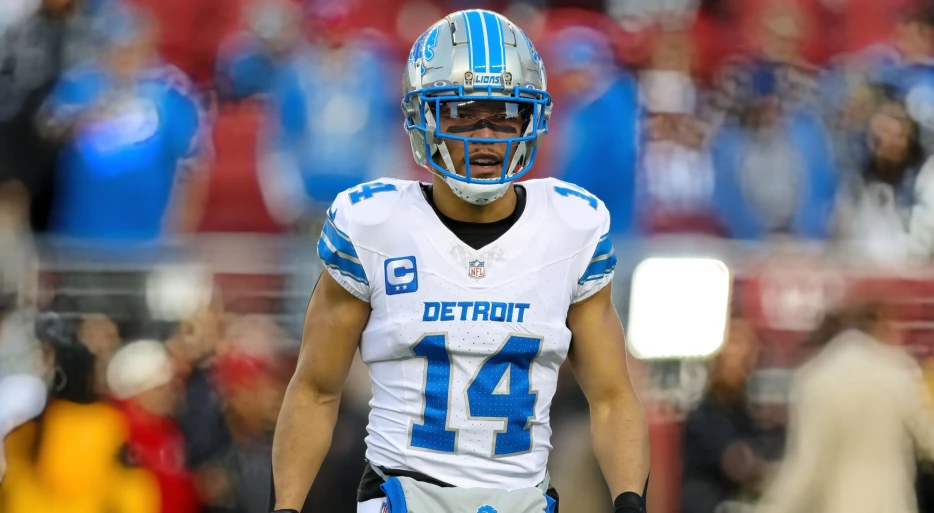 Amon-Ra St. Brown’s Girlfriend Admits He Only Wears No. 14 Because She’s Bad At Math