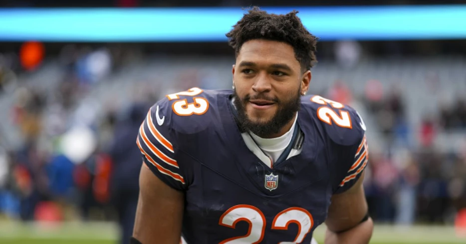 Training Camp Battles: RB2: Roschon Johnson vs Kyle Monangai