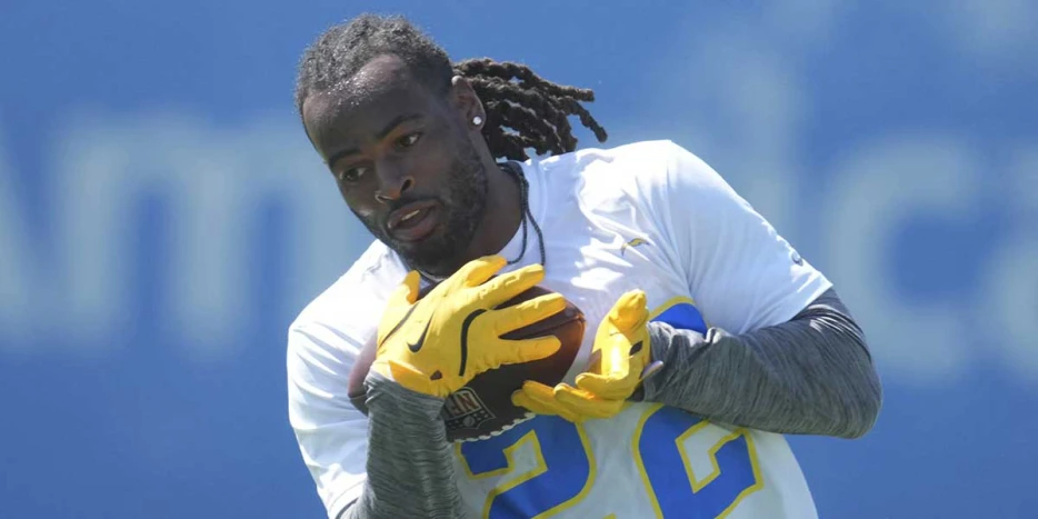 Chargers RB Najee Harris’ eye injury from 4th of July rings true