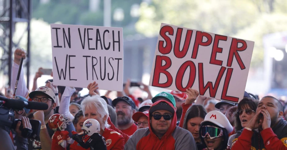 Do the Chiefs have a looming salary-cap crisis?