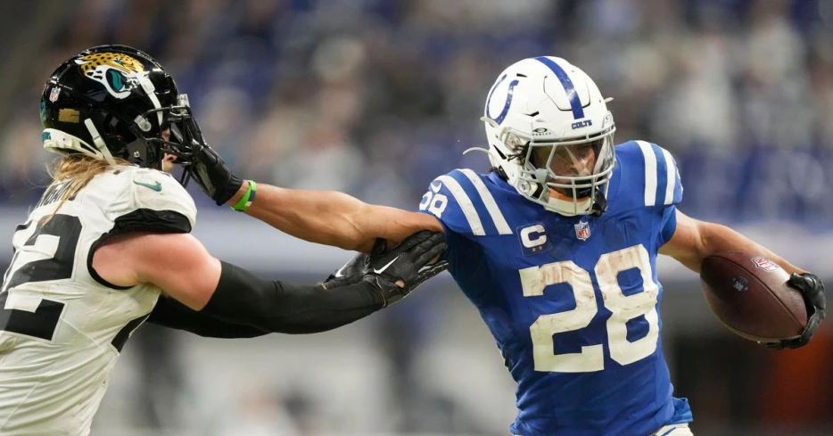 Execs, coaches, scouts rank Indianapolis Colts Jonathan Taylor among NFL’s best RBs for 2025