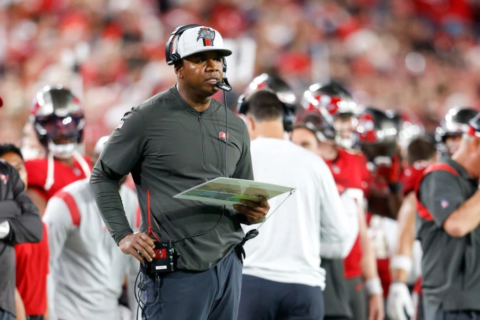Byron Leftwich Yet To Join Colorado’s Coaching Staff; Team Eyeing Mike Zimmer
