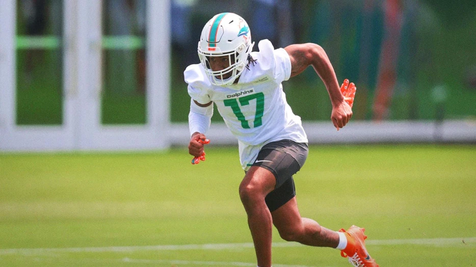 Dolphins’ Jaylen Waddle gets brutally honest on last season’s slump