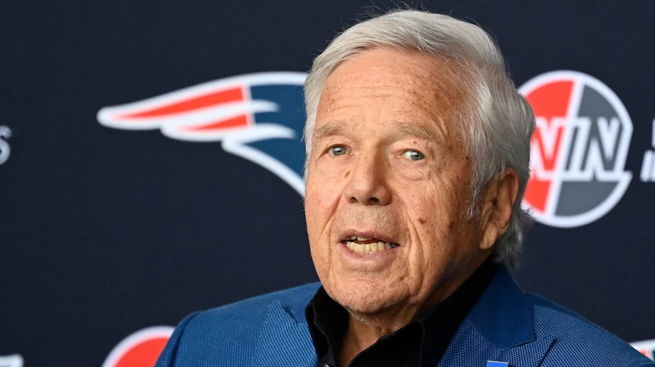 Robert Kraft inadvertently shades Tom Brady with Belichick remark