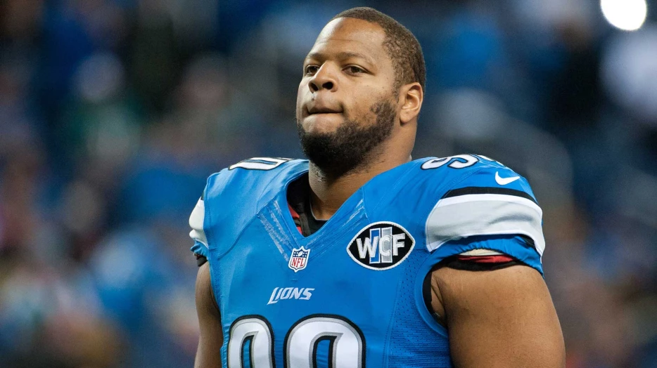 Former NFL 2nd overall pick makes emotional retirement announcement