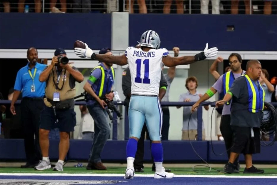 Dallas Cowboys’ contract extension strategy carries risks in 2025