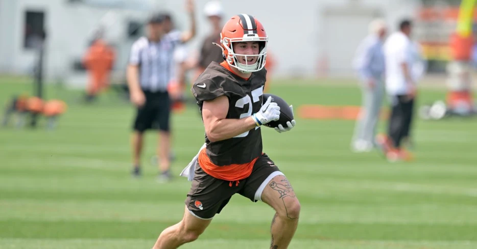 Sunday Dawg Chow (7/13): Tough DBs, Kent State WRs, memorable games with the Steelers, and more!