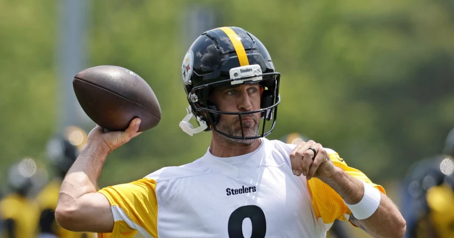 Aaron Rodgers named top 10 NFL quarterback of Super Bowl era