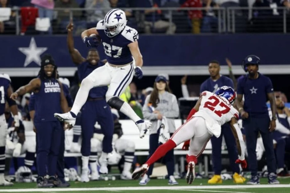 Cowboys TE gets honorable mention for top 10 at his position
